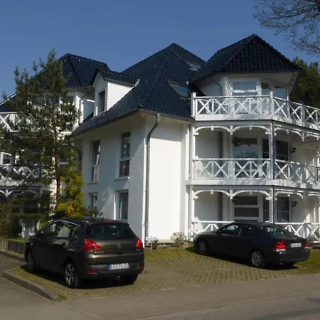 Silbermoewe Im Haus Strelasund Остзебад Бинц